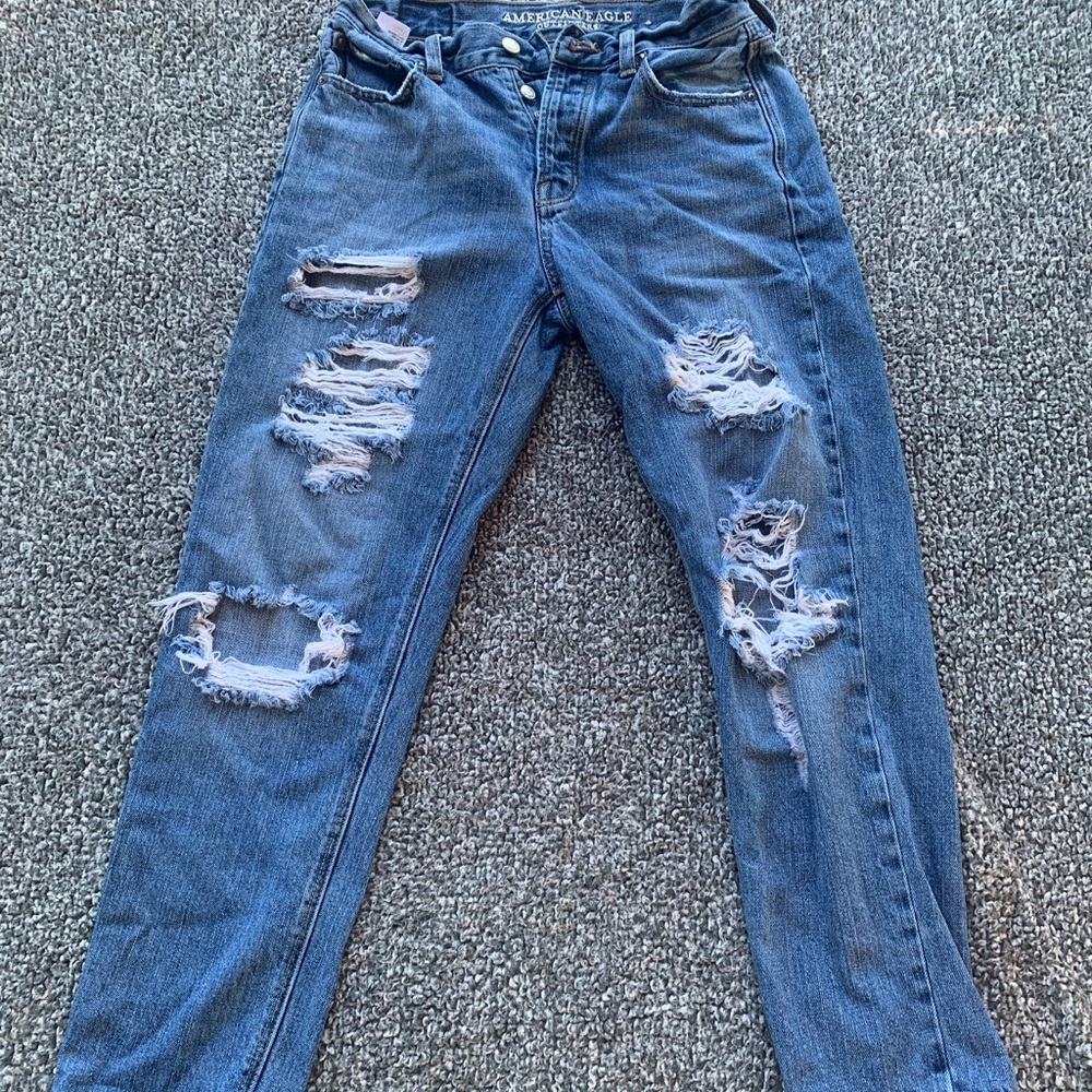 American Eagle mom jeans